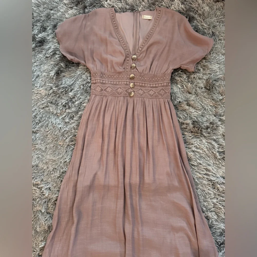 Alter’d State Mauve Lace-Trimmed Maxi Dress - Picture 9 of 16